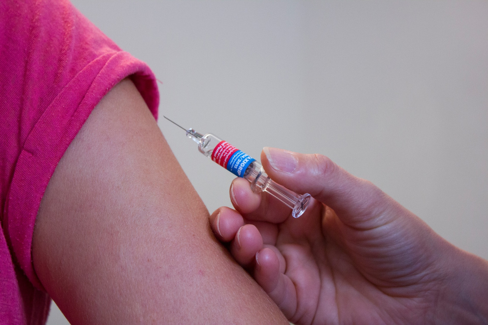 Мобилен ваксинационен кабинет започва работа от 25 октомври в Сливен по инициатива на областната администрация. Той ще е разположен пред магазин "Билла"...