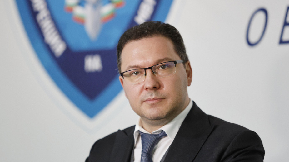 Министърът на вътрешните работи Даниел Митов е поискал оставката на директора на МВР Хасково Иван Расоков. Причината е случаят с жестокото убийство на...