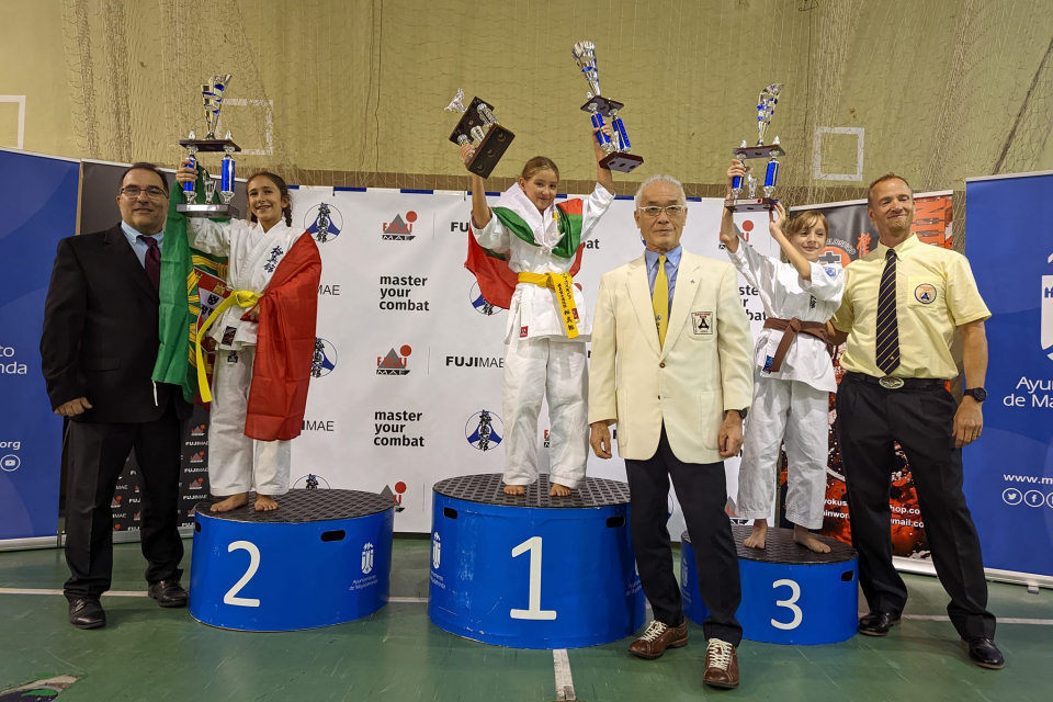 Ямбол има европейски шампиони по киокушин.
Седмокласникът Иван Костов стана шампион в категория 12-13 години момчета до 50 кг на европейското първенство,...