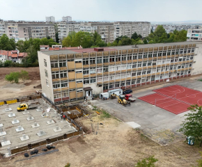 В Ямбол започна изграждането на нов физкултурен салон в Професионалната гимназия по лека промишленост, екология и химични технологии