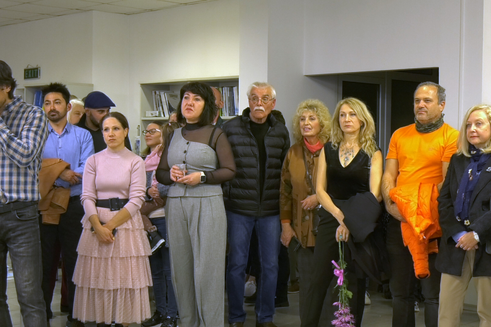 На 16 ноември в Арт галерия "Кирил Кръстев"- Ямбол беше открита годишната фотоизложба на Ямболска фотографска общност. 
"Заедно в некоалиционни времена"...