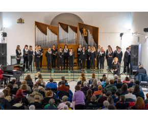 Ямболската публика аплодира завладяващи хорови изпълнения, представени в залата на Безистена