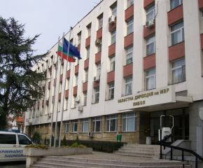Ямболски полицаи разследват кражба на ел.кабели от частен имот
