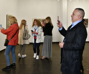 За първи път със смартфони на изложба в Сливен: Образите от „Пътят на Данте“ оживяват в добавена реалност