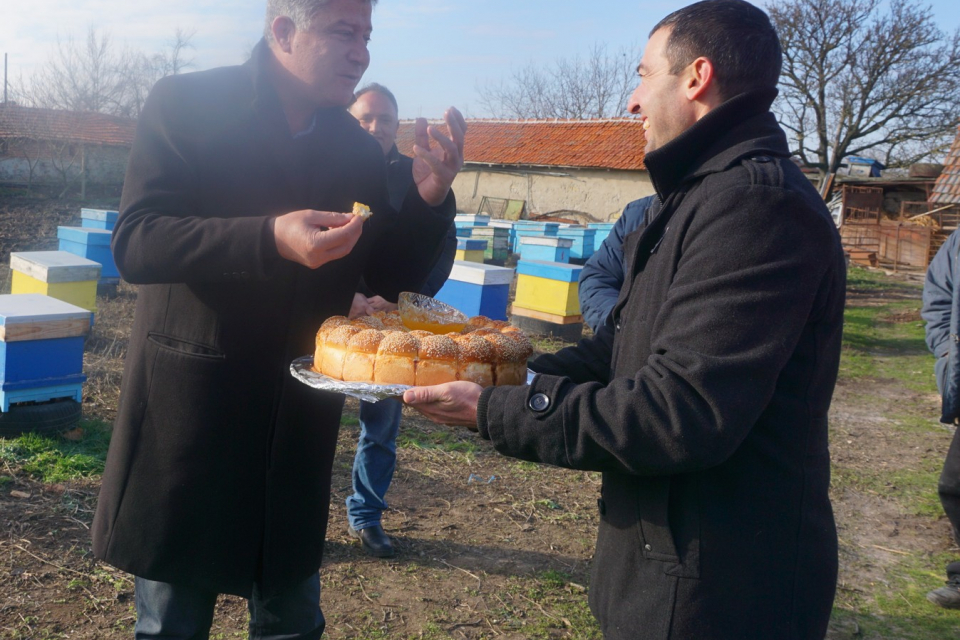 Производители на мед от община „Тунджа“ празнуваха за втора година Деня на пчеларя в с. Генерал Инзово. Общинският съветник Галин Пантелеев, който е и...