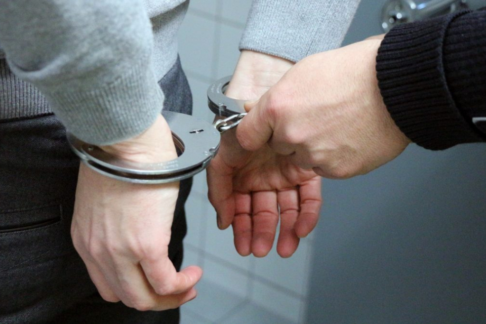 За много кратко време криминалисти от полицейски участък „Надежда“ са разкрили две домови кражби, информира Областната дирекция на МВР в Сливен.
Сигналите...