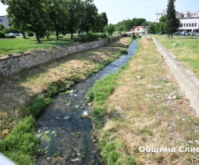 Започна поетапно почистване на речните корита на територията на община Сливен