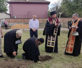 Започва строежът на храм в сливенското село Глуфишево
