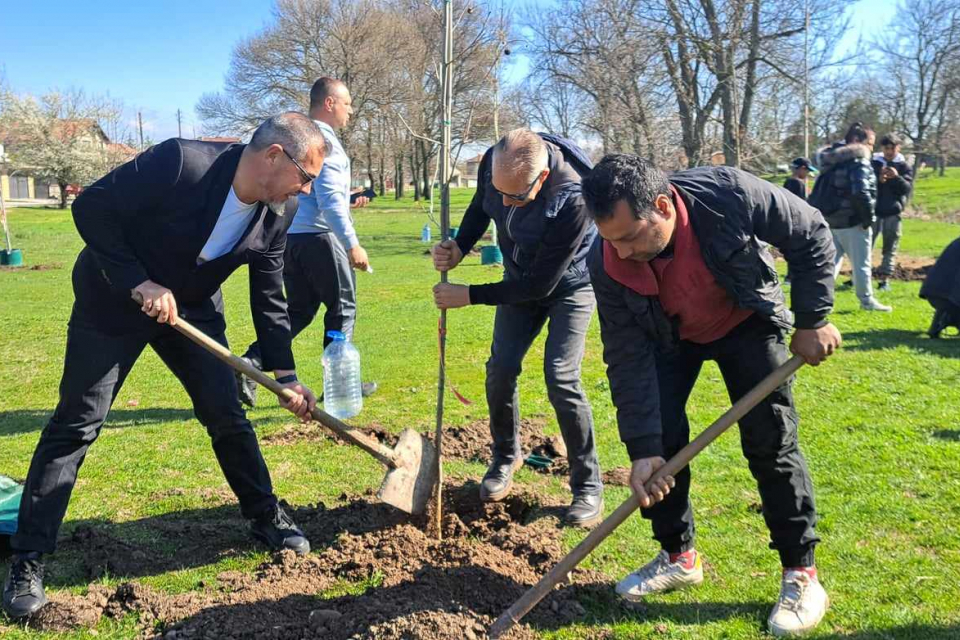 По повод настъпването на първа пролет, местната общност на село Кукорево, осъществи инициатива за засаждане на дръвчета. Инициативата е на общинския съветник...