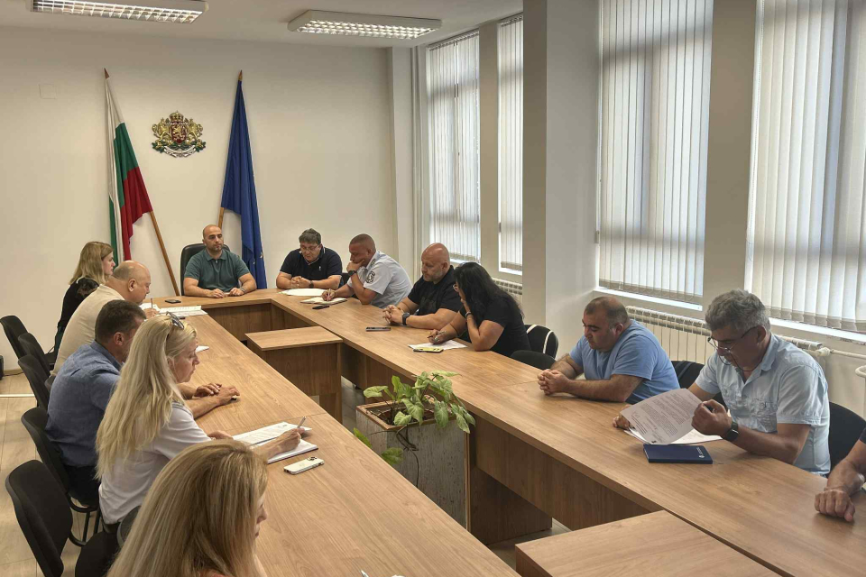До края на седмицата в петте общини на област Ямбол и в четирите общини на област Сливен, трябва да се проведат заседания на местните епизоотични комисии,...