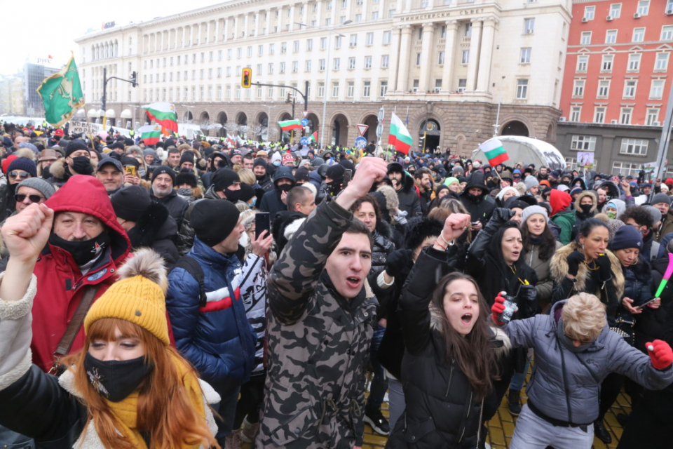 Сдружението на заведенията в България и Българската асоциация на заведенията обявиха, че прекратяват протестите срещу евентуално затваряне на бизнеса като...