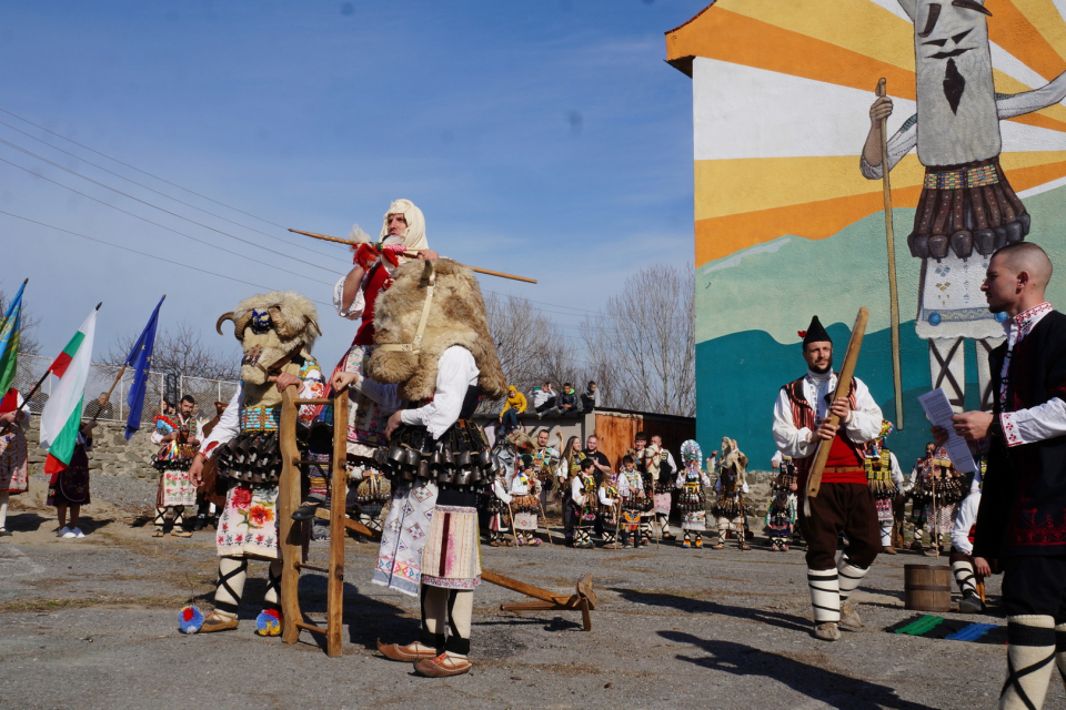 Международният маскараден фестивал „Кукерландия“ ще се завърне в цялата си пъстрота и блясък през тази година. Общините „Тунджа“ и Ямбол отново обединяват...