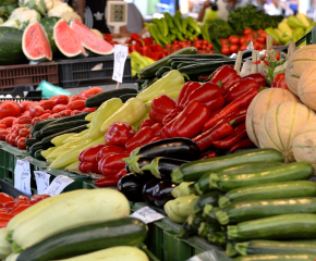 Зеленчуците, с изключение на краставици и картофи, поевтиняват на тържищата у нас през седмицата