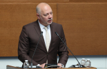 Желязков призова: Без стихийно и паническо обменяне на левове в евро