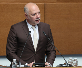 Желязков призова: Без стихийно и паническо обменяне на левове в евро