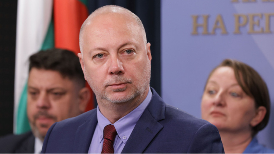 Премиерът Росен Желязков предупреди няколко министри и шефове на агенции, че ако до един месец инцидентите по пътищата не намалеят и няма значителна промяна,...