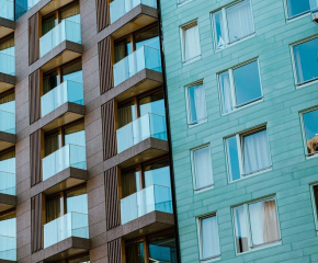 Жилищните заеми поевтиняха, средната лихва падна до 2,46%