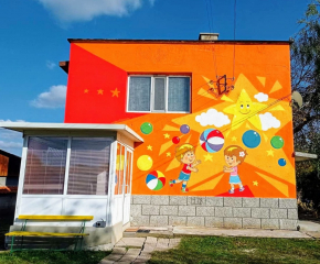 Живописни платна променят облика на детски градини в община Тунджа