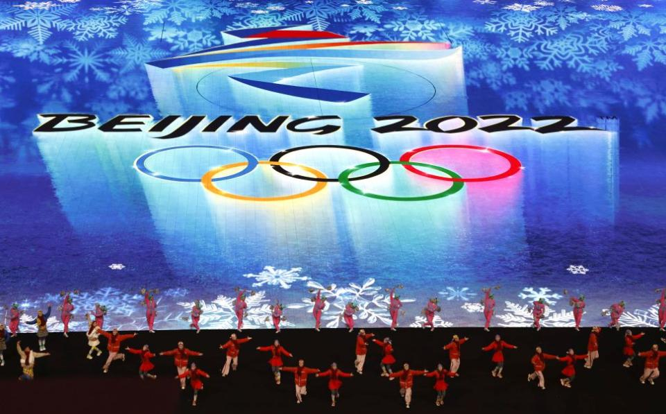 Зимните олимпийски игри в Пекин 2022 бяха открити с красива церемония. Шоуто стартира с впечатляващи светлинни ефекти на стадион "Птиче гнездо" в китайската...