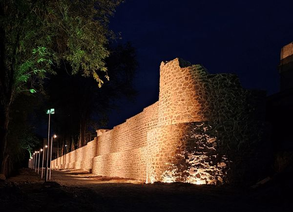 На 23 септември, в 19:30 часа, ще бъде открита възстановената северна стена на Средновековната ямболска крепост, а малко след това ще може видите огнения...